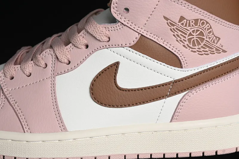All categories Air Jordan Jordan series basketball shoes Air Jordan 1 Mid Air Jordan 1 Mid AJ1 Joe 1 khaki powder China basketball shoes BQ6472-620